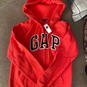 NEW Women's Gap hoodie in tomato red, Medium